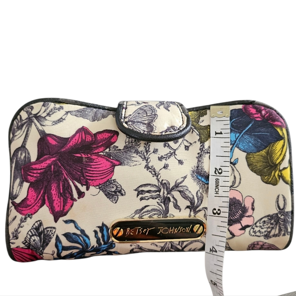 Betsey Johnson Floral Garden Moth Makeup Pouch With Detachable Mini Pouch - Picture 12 of 16